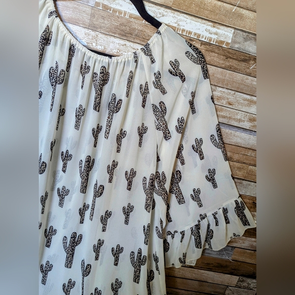 Never Worn Cowgirl Hardware Sheet Off White Hi Lo Tunic W Leopard Print Cactus - Picture 14 of 16